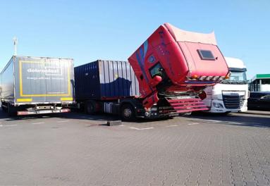 MOBILNY SERWIS  - POMOC DROGOWA - MOBILEK