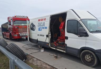 A-GUM - MOBILNA WULKANIZACJA TIR 24H - POMOC DROGOWA