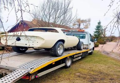 Klasyczna Laweta Pomoc Drogowa